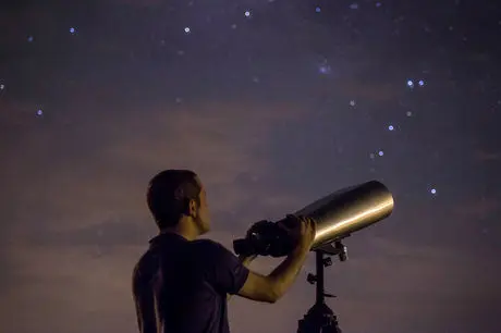 قرار گرفتن ماه در وضعیت تربیع آخر