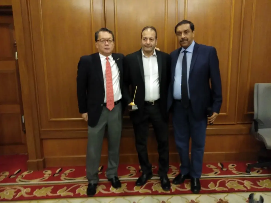 بهرام قدیمی رییس هاکی داخل سالن آسیا شد