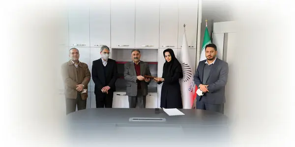 تقدیر بیمه مرکزی از مدیر طرح و برنامه بیمه تجارتنو