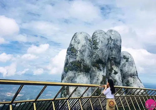 عبور از پلی شگفتانگیز بر دستانی غولپیکر! +عکس