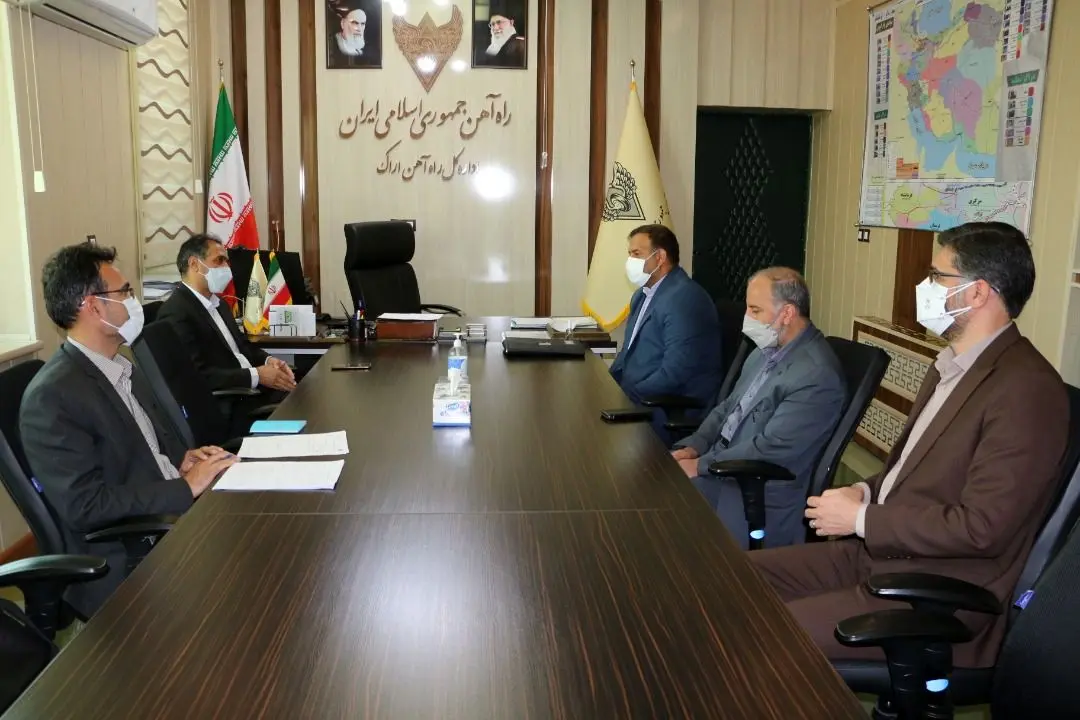 مدیر مخابرات منطقه مرکزی با سرپرست اداره کل راه آهن منطقه اراک دیدار وگفتگو کرد 

