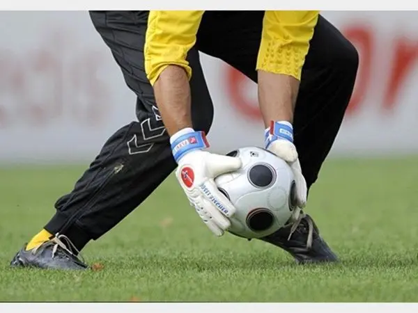 گلر ۱۳ میلیارد تومانی فوتبال ایران کیست؟