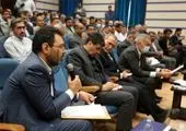رئیس قوه قضائیه در اصفهان یک اصله نهال میوه غرس کرد 