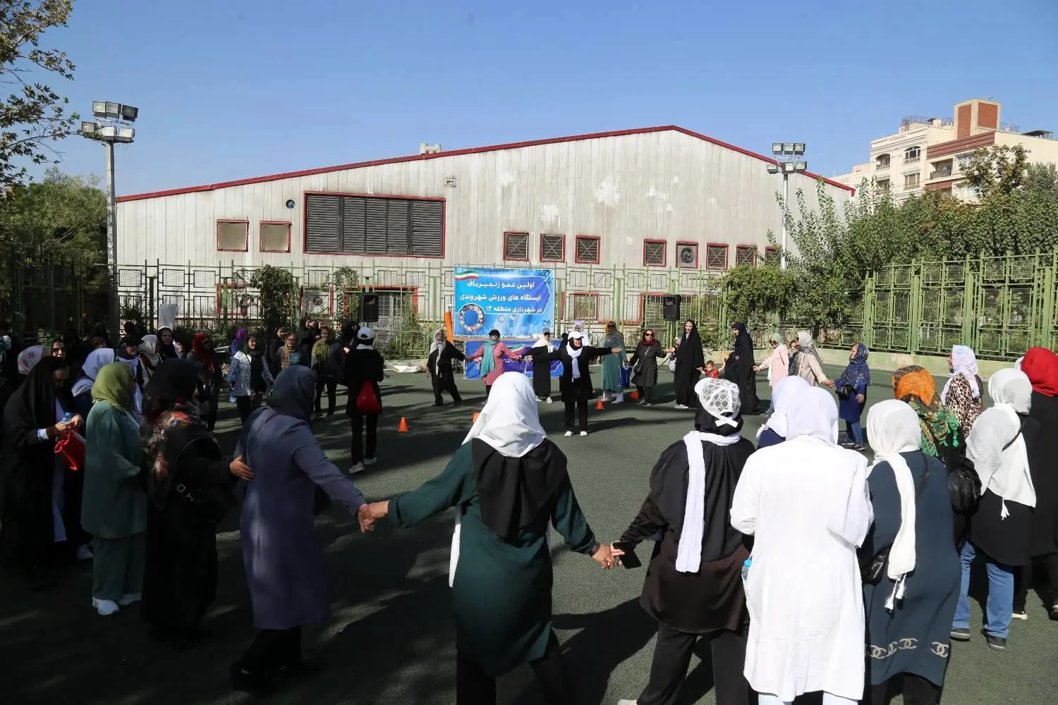 عمو زنجیرباف میهمان ایستگاه های ورزش شهروندی منطقه 13 

