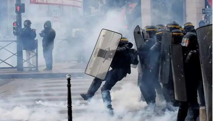 ستاره هالیوود در تظاهرات پاریس + عکس