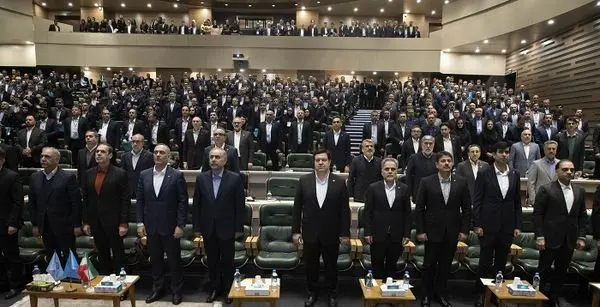 تجلیل از 26 رییس شعبه بانک ملت در گردهمایی روسای موفق شبکه بانکی کشور