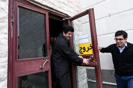 به لحاظ همسویی اختلافی با خادم نداریم