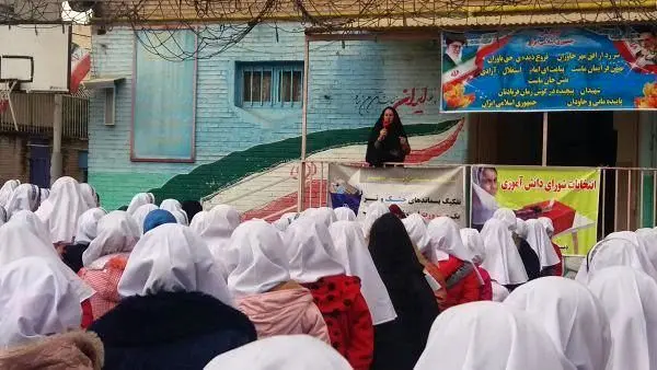 آموزش بازیافت به کسبه و ساکنان واحدهای مسکونی و تجاری منطقه 15

