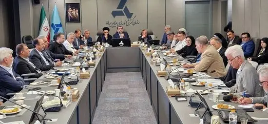 تأکید بر آرام‌سازی بازار و حمایت از تولید