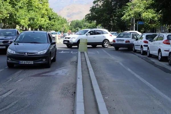 ایجاد رفیوژ میانی در معابر منطقه سه