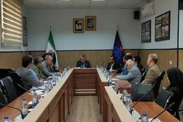 دیدار صمیمی مدیرعامل شرکت نفت مناطق مرکزی ایران با کارکنان امور حقوقی و قراردادها بمناسبت روز وکیل مدافع