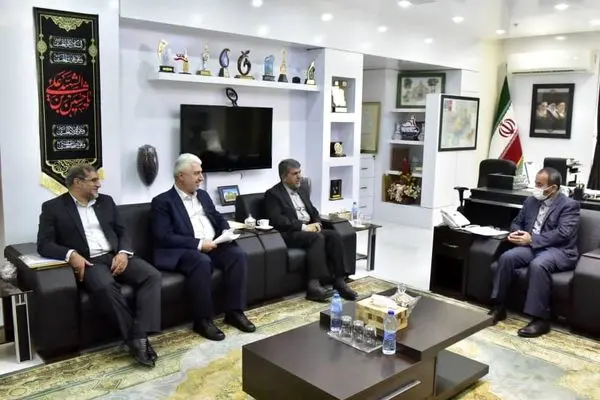 بانک صادرات ایران از اقتصاد و تولید خراسانجنوبی با تمام توان حمایت میکند