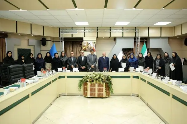 زنگنه: متعهد به رشد و ارتقای جایگاه زنان در صنعت نفت هستیم