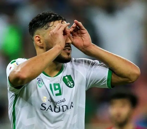 مهاجم الجزایری بازی با استقلال را از دست داد