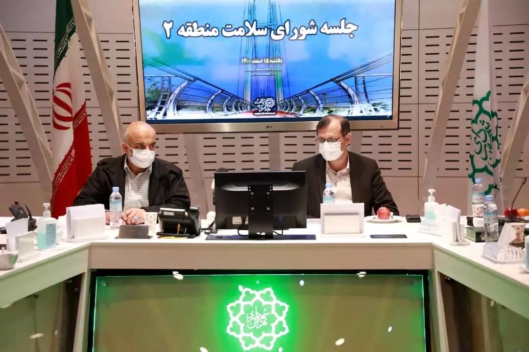 نصب تندیس سروقامتان سلامت در بوستان های منطقه2