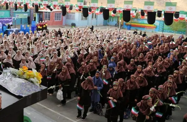 از شناسایی و رفع  نقاط نا امن و بحرانی در اطراف مدارس تا  توزیع کامل لوازم التحریر