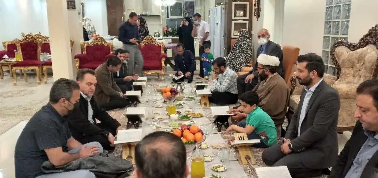 برپایی سفره مادرانه در منطقه۱۳ با هدف گرامیداشت نام و یاد شهدا