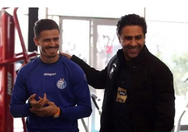 حضور سرمربی و کاپیتان استقلال در باشگاه