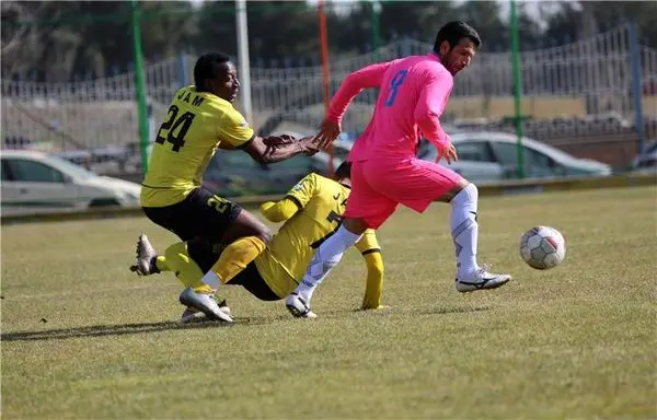 سه باشگاه لیگ برتری خواهان جذب سه بازیکن سپاهان