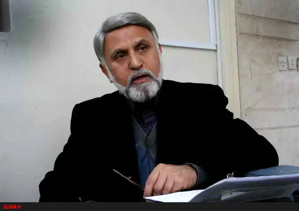  رفتارهای احمدی‌نژاد برای نظام هزینه دارد، نه رفع‌حصر 