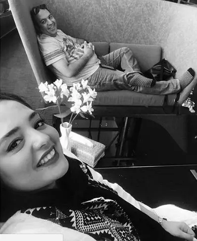 ریلکس کردن علی اوجی و نرگس محمدی+عکس