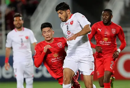 کاروان پرسپولیس عازم شارجه شد