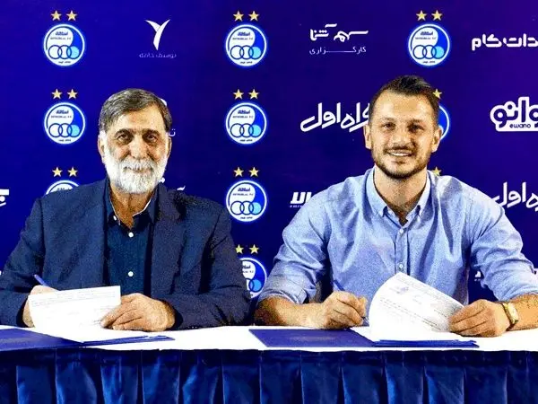 تمدید قرارداد آرمان رمضانی با استقلال