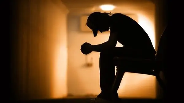 خودکشی لاکچری جوان ۱۷ ساله پای کیک تولدش! +عکس