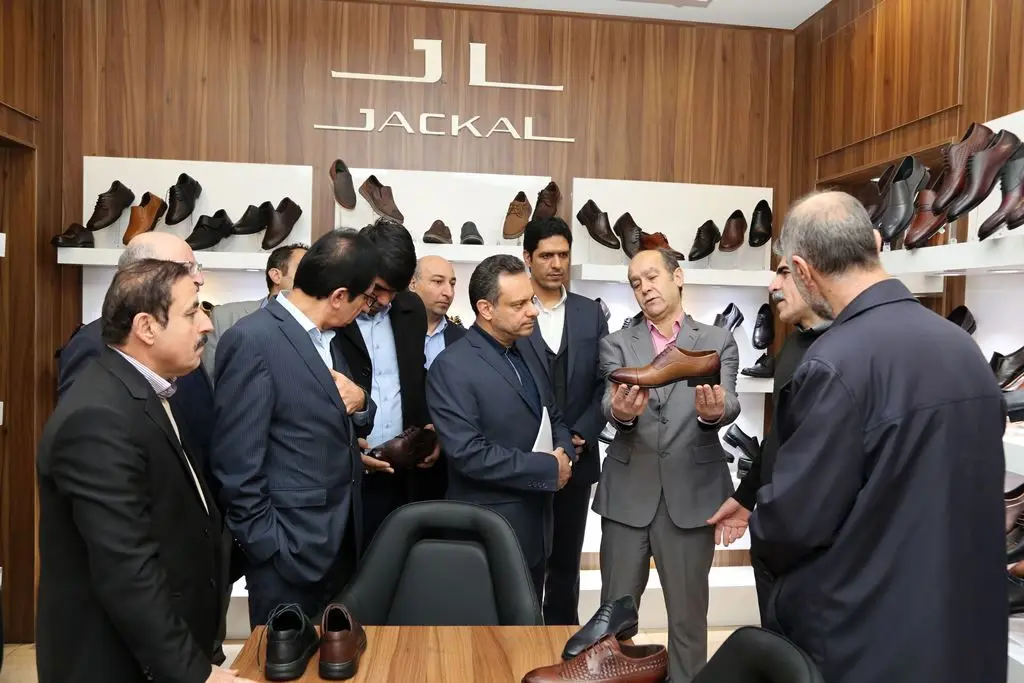 ۱۰۰ میلیارد ریال تسهیلات به تولید کنندگان کفش دست‌دوز پرداخت می شود


