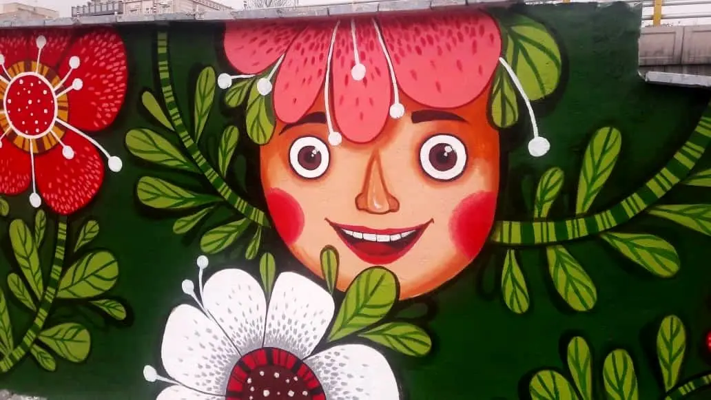 چشم نوازی دیواره ها و المان های  رنگی در شمال شرق پایتخت

