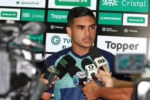 دلیل نیامدن مهاجم برزیلی پرسپولیس به ایران +عکس