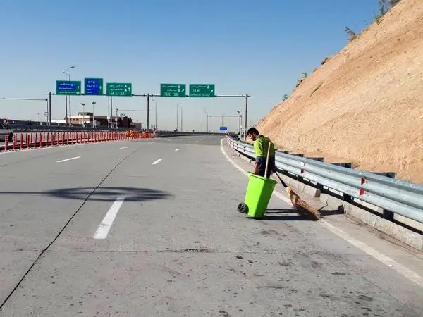 نظافت بیش از صد کیلومتری معابر منطقه 22 به شکل روزانه