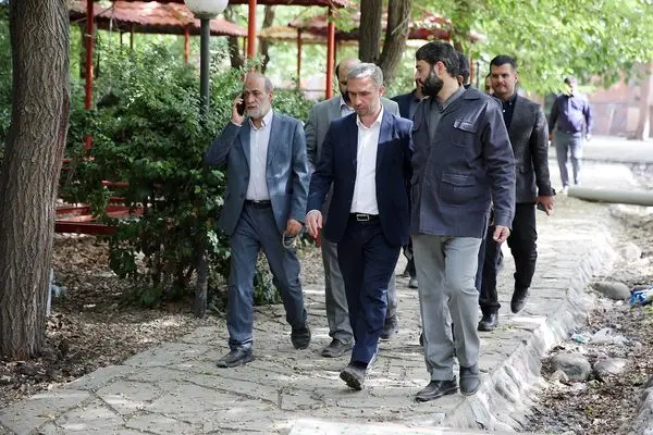 بازدید میدانی معاون شهردار تهران از پروژههای عمرانی و گردشگری منطقه ۵