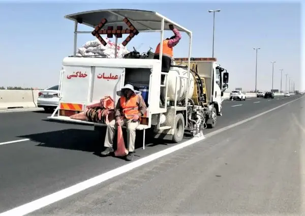 پروژه  خط کشی راههای استان قم عملیاتی شد  

