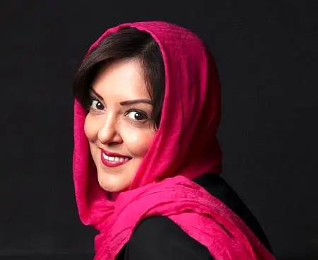 نیم رخ خنده پرستو گلستانی + عکس