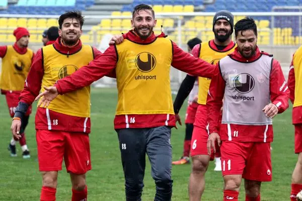 تمرین 50 دقیقهای پرسپولیسی ها در ورزشگاه شهید کاظمی