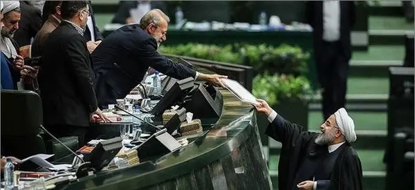 رئیسجمهور لایحه بودجه ۹۸ را تقدیم مجلس کرد