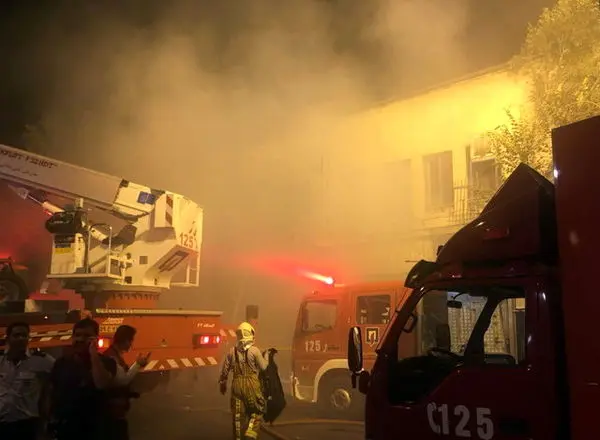 حریق پاساژ خیابان امیرکبیر کنترل شد