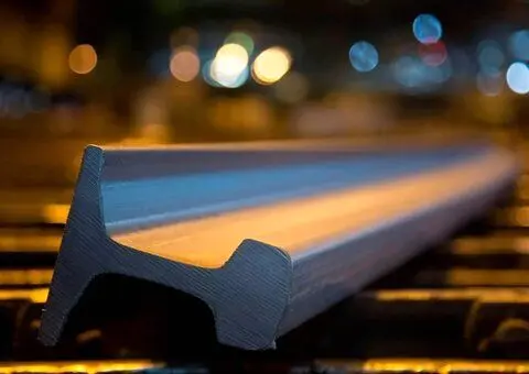 ذوب‌آهن سر منشاء خدمات و برکات فراوانی برای کشور است