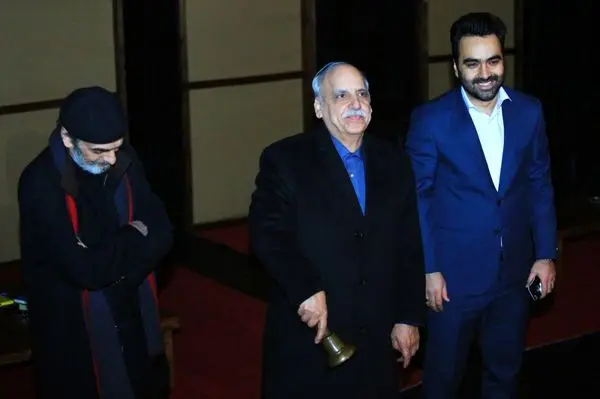 زنگ نخستین تئاتر مالی با زنگ بورس به صدا در آمد