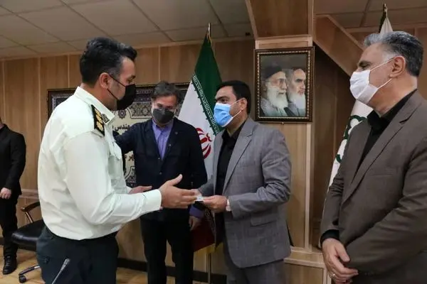 تجلیل از فعالان عرصه امنیت و سبز پوشان نیروی انتظامی در منطقه۱۳