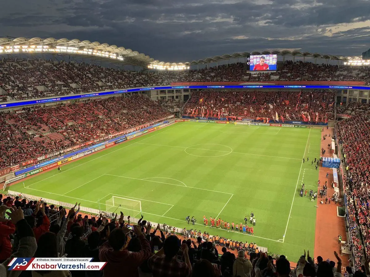 ادای احترام بازیکنان کاشیما به هواداران پرسپولیس + عکس