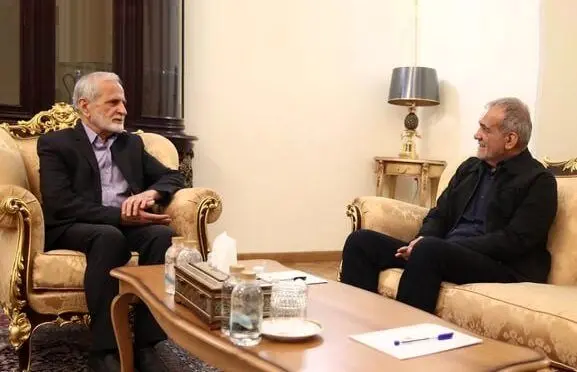 وظیفه همه کمک به دولت چهاردهم است