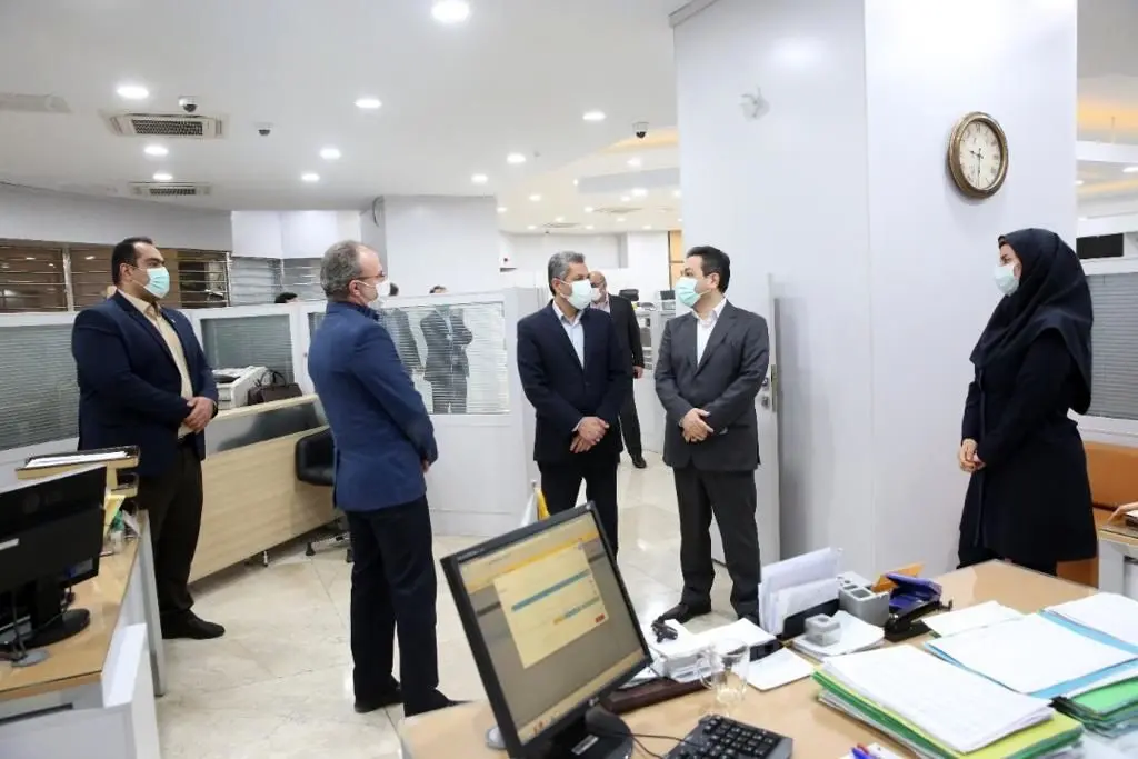 تاکید رئیس و اعضای هیات مدیره بانک ملی ایران بر ارائه خدمات بهینه به مشتریان

