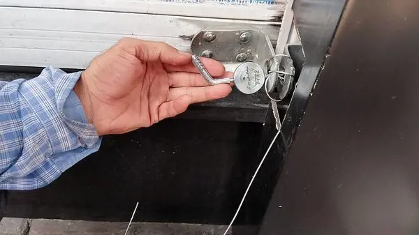 پلمپ ۶ واحد صنفی مزاحم در چهار ماهه اول سال