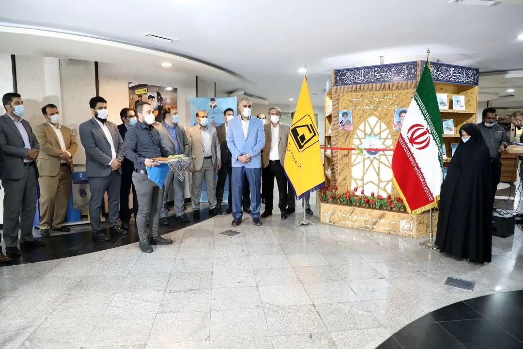 رونمایی از یادمان پدران شهید، فرزندان معظم شاهد شاغل در شرکت بهره برداری متروی تهران
