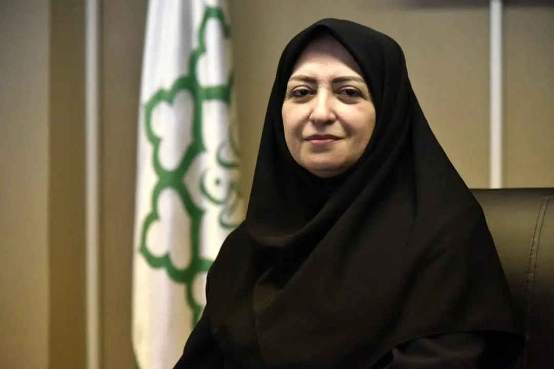 تندیس مدیر برتر ارتباطی به مدیرکل محیط زیست و توسعه پایدار رسید

