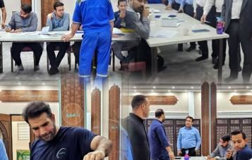 کارکنان مجتمع پتروشیمی شهید تندگویان رای خود را در صندوق اخذ رای انداختند