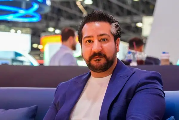 تقدیر مدرسه عالی هوش مصنوعی از محمدرضا مقدسی، کارآفرین جوان