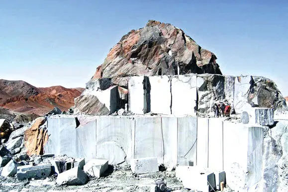 معادن سنگ تزئینی کوچک مقیاس توسعه می یابند